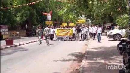 सिरोही: सिरोही के मनोरा गांव में बढ़ती चोरी की घटनाओं के खिलाफ ग्रामीणों में आक्रोश, किया गया विरोध प्रदर्शन