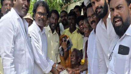 గంగాధర నెల్లూరు: గంగాధర నెల్లూరు మండలం పెన్షన్లు పంపిణీ చేసిన ఎమ్మెల్యే థామస్