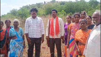 పాణ్యం: కొమరోలు గ్రామం లో దళిత పేదల సాగుభూములకు న్యాయం చేయాలి : రైతు సంఘం జిల్లా ప్రధాన కార్యదర్శి రామకృష్ణ