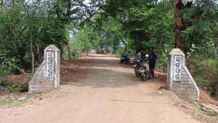 ପଦ୍ମପୁର: ଗାଇସିଲେଟ ରାସ୍ତା ସ୍ଵର୍ଗ ଦ୍ୱାର ରେ ପଡୁଥିବା ଅଳିଆ ଆବର୍ଜନା ଅନ୍ୟତ୍ର ସ୍ଥାନାନ୍ତର କରିବା ପାଇଁ ସହର ବାସୀଙ୍କ ଦାବି #jansamasya