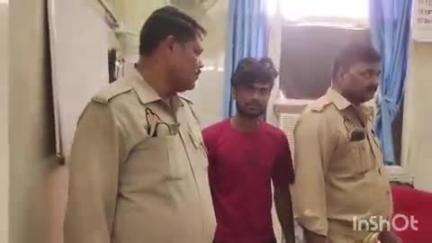 जसराना: सोशल मीडिया पर तमंचा लहराने वाले आरोपी को रजावली पुलिस ने पिपरौली गांव के पास से किया गिरफ्तार