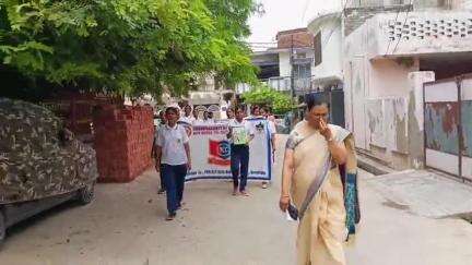 गोरखपुर: विश्व तम्बाकू निषेध दिवस पर सी. आर. डी. के. महिला पीजी कॉलेज के NCC कैडेट्स ने लोगों को किया जागरूक