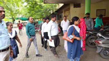 बुलढाणा: जिल्ह्यातील ५ बस स्थानकांची पुणे येथील स्वच्छता पथकाने स्वच्छतेविषयी केली पाहणी