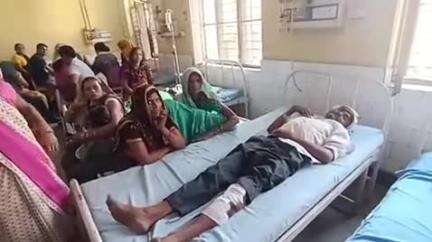 बदायूं: खिरिया बाकरपुर गांव में नाली साफ करने के विवाद में दो पक्षों में लाठी-डंडे चले, 2 लोग घायल हुए