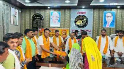 किरावली: नगर पालिका फतेहपुर सीकरी में राजमाता रानी अहिल्याबाई होल्कर की जन्मशताब्दी पर महिका सशक्तिकरण सम्मेलन आयोजित