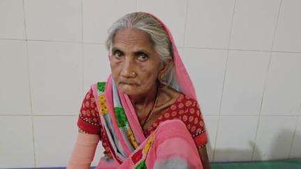पुवायां: सुनारा खुर्द गांव में खेत में जानवर चराने से मना करने पर बुजुर्ग महिला को पीटकर किया घायल