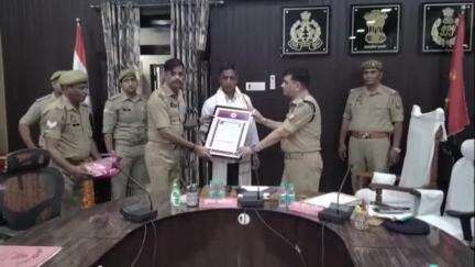 रामपुर: शनिवार को पुलिस लाइन सभागार में पुलिस अधीक्षक विद्यासागर मिश्र की मौजूदगी में विदाई समारोह का आयोजन किया गया