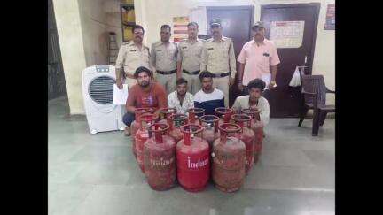 इंदौर: आजाद नगर में गैस टंकी चोर गिरोह का खुलासा, 4 आरोपी गिरफ्तार, नशे के लिए करते थे चोरी