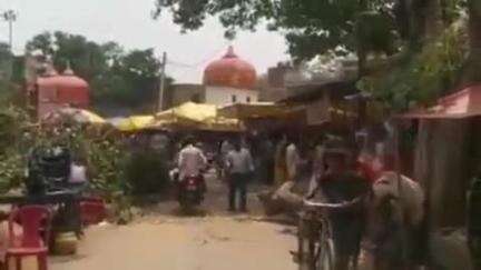 कादीपुर: महावीरन धाम में श्रद्धालुओं का उमड़ा जनसैलाब, मकरी कुंड में स्नान कर चढ़ाया प्रसाद