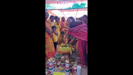 ପଦ୍ମପୁର: ବଡବନ୍ଧ ସ୍ଥିତ ରାମେଶ୍ୱର ବାବାଙ୍କ ବିବାହ ଉତ୍ସବରେ  ଆୟୋଜିତ ହଳଦୀ କାର୍ଯ୍ୟକ୍ରମରେ ଯୋଗଦେଲେ ପଦ୍ମପୁର ବିଧାୟିକା