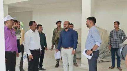 कोडरमा: उपायुक्त ऋतुराज ने नगर पंचायत कोडरमा के सभी वार्डों का निरीक्षण किया