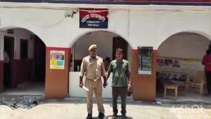 जलालपुर: बसखारी पुलिस ने दो अलग-अलग स्थानों से एक वारंटी और एक अभियुक्त को गिरफ्तार कर न्यायालय में पेश किया
