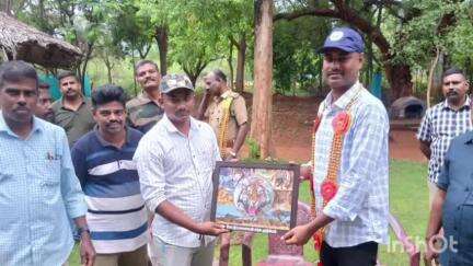 மேட்டுப்பாளையம்: மேட்டுப்பாளையம் வனச்சரக அலுவலர் காரமடைக்கு பணியிட மாற்றம் டெப்போ அலுவலகத்தில் பிரிவு உபச்சார விழா நடைபெற்றது