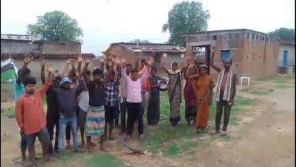 दुधि: घसियाटोला में पेयजल संकट, 150 परिवारों के लिए एक खराब हैंडपंप, नल-जल योजना का कनेक्शन भी नहीं #jansamasya