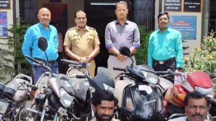 डी मार्ट शहानुरमिया दर्गा आठवडी बाजारातून दुचाकी चोरी करणाऱ्या 2 आरोपींना 6 दुचाकीसह जवाहर नगर पोलिसांनी केली अटक