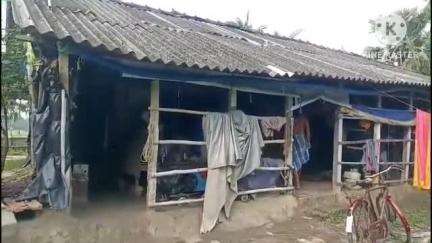 কুলপি: করঞ্জলী অরুণ বেরিয়া আবাস যোজনার ঘরের ছবি তুললেও আবাস  ঘর পায়নি এমনটাই অভিযোগ#jansamasya
