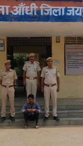 आमेर: आंधी थाना पुलिस ने कार्रवाई करते हुए चोरी के मामले में एक व्यक्ति को किया गिरफ्तार