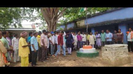 ঝালদা ২: ঝালদা ২ ব্লকের চেকা, মাঝিডি ও রিগিদ অঞ্চল কংগ্রেসের কর্মী সম্মেলন হল জিলিং লহর হাইস্কুলে, উপস্থিত জেলা সভাপতি