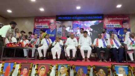 अमरावती: आमदार रवी राणा यांच्या उपस्थितीत युवा स्वाभिमान पार्टीचे आगामी मनपा निवडणुकी संदर्भात कार्यकर्ता बैठक