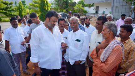 ప్రజల సంక్షేమం కోసమే ప్రభుత్వం పనిచేస్తోంది: బోరెడ్డిగారిపల్లెలో మంత్రి మండిపల్లి రాంప్రసాద్ రెడ్డి