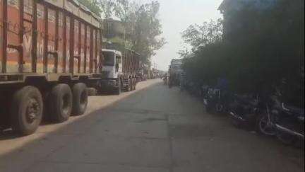 हमीरपुर: सुमेरपुर कस्बे की रिमझिम इस्पात फैक्ट्री में तार कटिंग करते समय मजदूर की आंख में घुसा तार