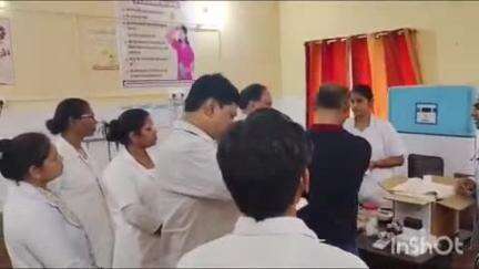 भोगनीपुर: सीएचसी पुखरायां का संयुक्त निदेशक स्वास्थ्य डॉक्टर एसपी कटियार ने किया निरीक्षण, ऑक्सीजन प्लांट मिला अक्रियाशील