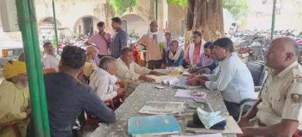 रजौली: जनता दरबार में आए चार मामलों का किया गया निष्पादन