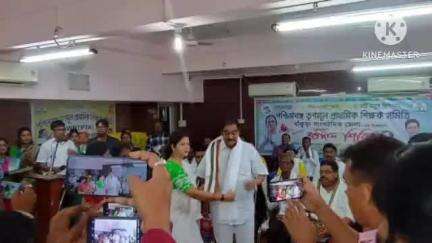বাঁকুড়া ১: বাঁকুড়া জেলা পরিষদ অডিটরিয়াম হলে পশ্চিমবঙ্গ তৃণমূল প্রাথমিক শিক্ষক সমিতির পক্ষ থেকে স্বেচ্ছায় রক্তদান শিবির