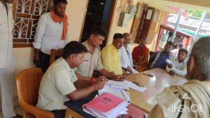 हसनपुर: हसनपुर थाना परिसर में जनता दरबार, भूमि विवाद के एक मामले का हुआ निष्पादन