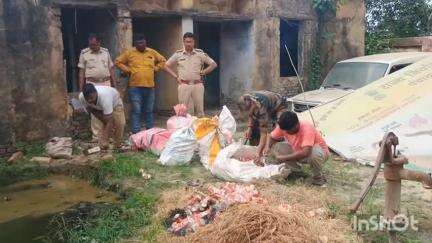 परसा: परसा पुलिस की कार्रवाई, थाना परिसर में 227 लीटर शराब का हुआ विनिष्टीकरण