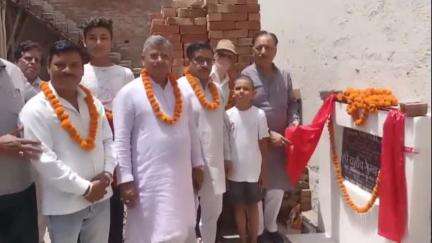 सहारनपुर: महापौर ने वार्ड 15 मक्खन कॉलोनी में सड़क और नाली निर्माण कार्य का शुभारंभ किया, दी जानकारी