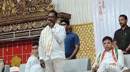 భూపాలపల్లి: జిల్లా కేంద్రంలో పుష్ప గ్రాండ్ లో సరస్వతి పుష్కరాల డే ఆఫ్ థ్యాంక్స్ కార్యక్రమంలో భూపాలపల్లి ఎమ్మెల్యే మాట్లాడారు