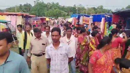 ভাতার: ভাতারের ওরগ্রামে বুলবুলি তলায় সরকারি তাঁত বস্ত্রের হাটের শুভ উদ্বোধন, উদ্বোধন করলেন গ্রাম পঞ্চায়েতের প্রধান