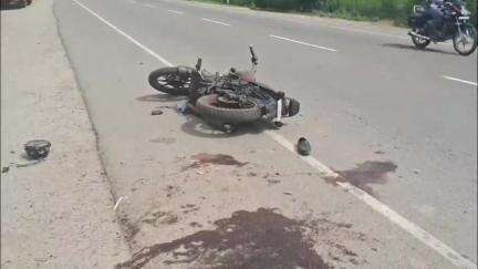 घनारी: नंदपुर में अज्ञात वाहन की टक्कर से एक युवक की मौत, जबकि एक युवक घायल हुआ