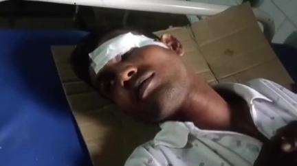 তুফানগঞ্জ ১: টর্চের আলো চোখে পড়া নিয়ে বিবাদ, বড় বস পাড়া এলাকায় একই পরিবারের তিন জনকে মারধরের অভিযোগ,হাসপাতালে  ২ জন