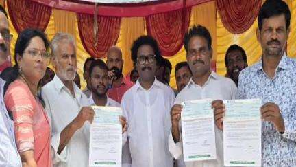 గంగాధర నెల్లూరు: జీడి నెల్లూరు నియోజకవర్గంలోని పలు మండలాలకు చెందిన లబ్ధిదారులకు సీఎం సహాయనిధి చెక్కులు పంపిణీ చేసిన ఎమ్మెల్యే థామస్
