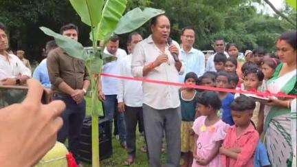 ওদালগুৰি: নাওবান্ধা আৰু বৰঙাজুলিখুটিত দুটাকৈ মডেল অংগনাবাদী কেন্দ্ৰৰ আধাৰশিলা স্থাপন কৰে অসম বিধানসভাৰ অধ্যক্ষ বিশ্বজিৎ দৈমাৰীয়ে