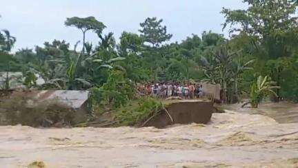 উত্তৰ লক্ষীমপুৰ: আমতলাত ছিঙিল ৰঙানদীৰ মথাউৰি, ভয়াৱহ বানৰ কৱলত মাজৰচাপৰি, আমতলা, নেপালী গাঁৱকে ধৰি বৃহত্তৰ এলেক