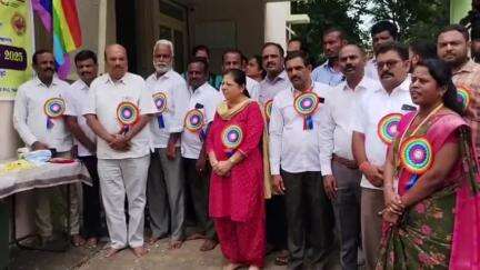 ಚಾಮರಾಜನಗರ: ರಾಮಸಮುದ್ರದಲ್ಲಿ ಹಾಲು ಒಕ್ಕೂಟದ ಉಪ ಕೇಂದ್ರದಲ್ಲಿ ಸ್ವಚ್ಚತಾ ಸೇ ಸಹಕಾರ ಅಭಿಯಾನ ಕಾರ್ಯಕ್ರಮಕ್ಕೆ ಚಾಲನೆ