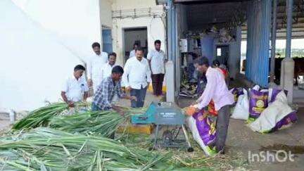 పూతలపట్టు: కాణిపాకం దేవస్థాన నికి సంబంధించిన గోశాలలో తనిఖీలు నిర్వహించిన ఆలయ ఈవో పెంచల కిషోర్