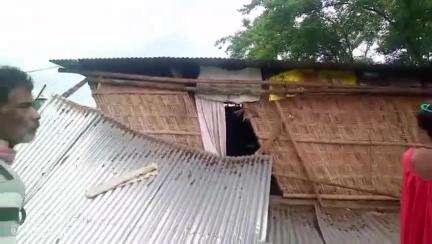 রাজগঞ্জ: জুরুন্তি চা বাগানের নেওড়া লাইনে বুনো হাতির হামলায় ক্ষতিগ্রস্ত হল একটি শ্রমিক আবাস
