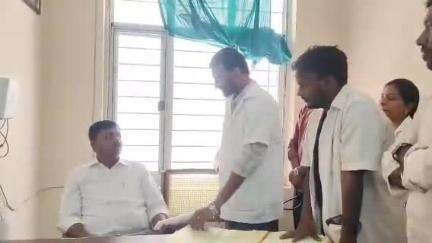 నారాయణ్​ఖేడ్: కరస్ గుత్తి ప్రభుత్వ ఆస్పత్రిని తనిఖీ చేసిన ఎమ్మెల్యే సంజీవరెడ్డి