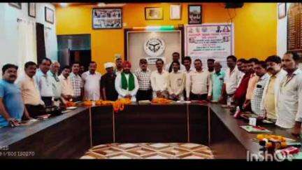 गोला गोकरणनाथ: गोला नगर में हिंदी पत्रकारिता दिवस पर 25 पत्रकारों को किया गया सम्मानित