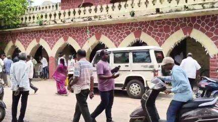 జూన్ 1 నుండి రేషన్ దుకాణాల వద్దే రేషన్ సరుకులు పంపిణీ: కాకినాడ అర్బన్ తహసిల్దార్ జితేందర్
