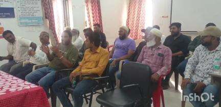 દાહોદ: બકરી ઈદને લઈને દાહોદ એ ડિવિઝન પોલીસ સ્ટેશન ખાતે શાંતિ સમિતિની બેઠક યોજાઈ
