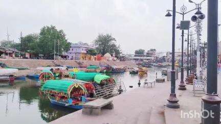 कर्वी: रामघाट में किया जा रहा है घाटों का निर्माण और सुंदरीकरण, भगवान राम की कर्मभूमि में तेजी से बढ़ रहे हैं पर्यटक