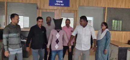 नाशिक: पंचवटी भागात गंभीर गुन्हे करून फरार असलेल्या आरोपीला खंडणी विरोधी पथकाने मेळा बस स्थानकावर केली अटक
