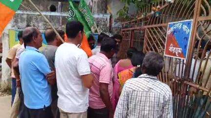 রাজনগর: অনুব্রত মণ্ডলের বিরুদ্ধে অশ্রাব্য ভাষার প্রতিবাদে রাজনগর ও চন্দ্রপুর থানায় বিজেপির ডেপুটেশন প্রদান
