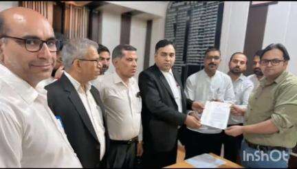 लक्सर: एडवोकेट एसोसिएशन ने SDM को ज्ञापन सौंपकर ऑनलाइन वसीयत विक्रय पत्र और पंजीकरण अधिवक्ताओं से कराने की उठाई मांग
