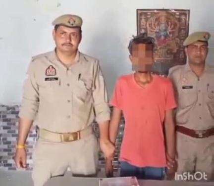हाथरस: घंटाघर स्थित मंदिर में चोरी के प्रयास में पुलिस ने एक चोर को तरफरा रोड से किया गिरफ्तार, 1 अवैध तमंचा व कारतूस हुआ बरामद